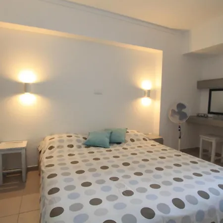 Praia Da Rocha Wi-Fi 472 Apartment *